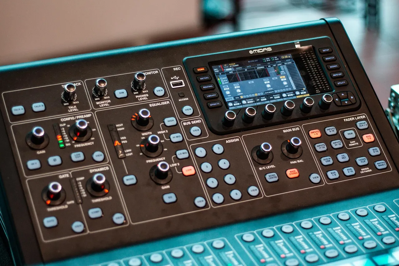 Alesis Debuts The iMultiMix 9R Rackmounted Pro Mixer With Recording for iPod