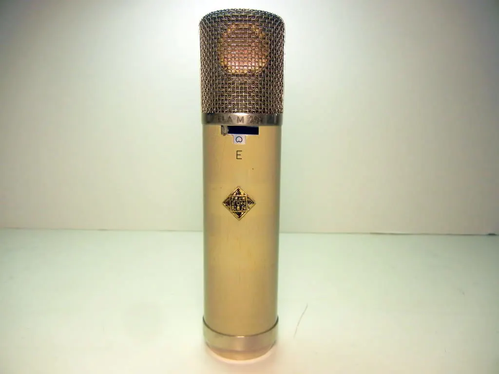 Telefunken ELA M 251 E vintage vacuum tube microphone